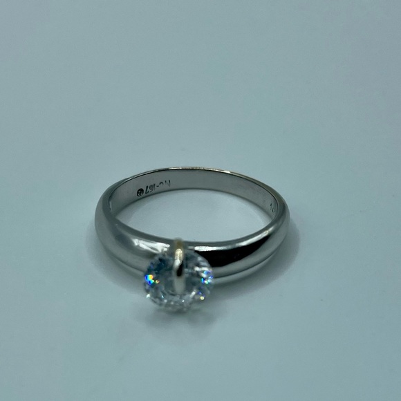 Vintage 90's CZ Spinner 14k Solid White Gold Solitaire Ring - Picture 13 of 16